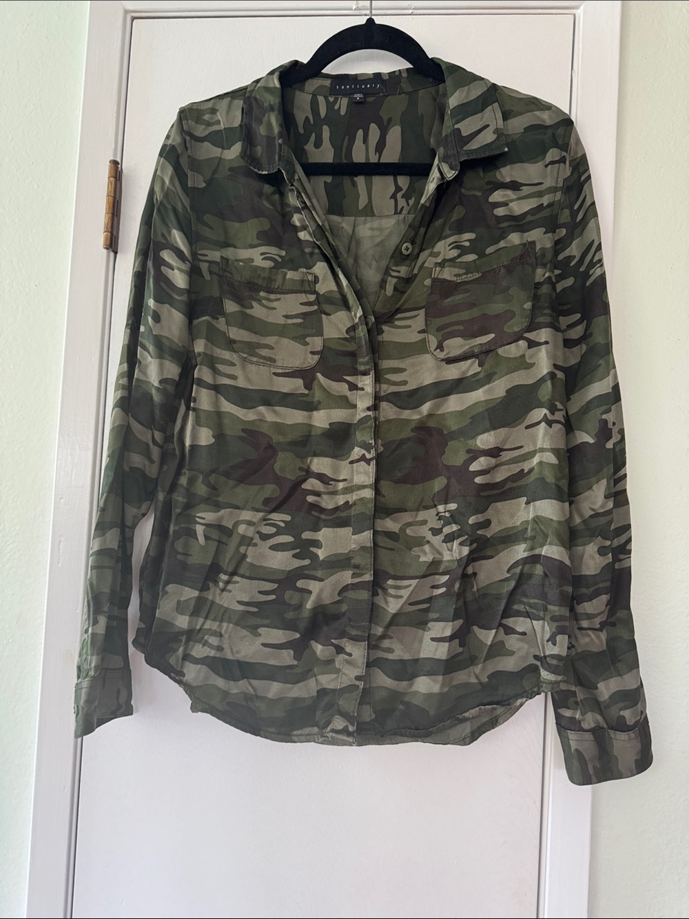 Sanctuary Olive Green Camo Buttoned Long-Sleeve Utility Shirt